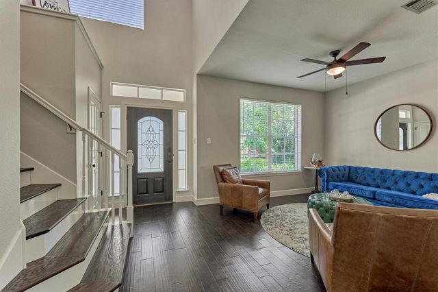 23 Wintergrass Place, The Woodlands, TX 77382