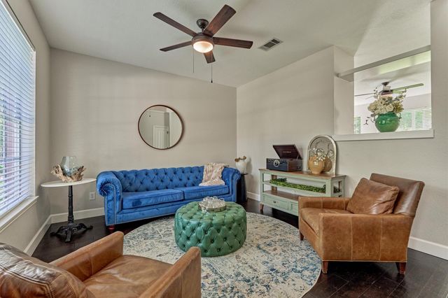 23 Wintergrass Place, The Woodlands, TX 77382