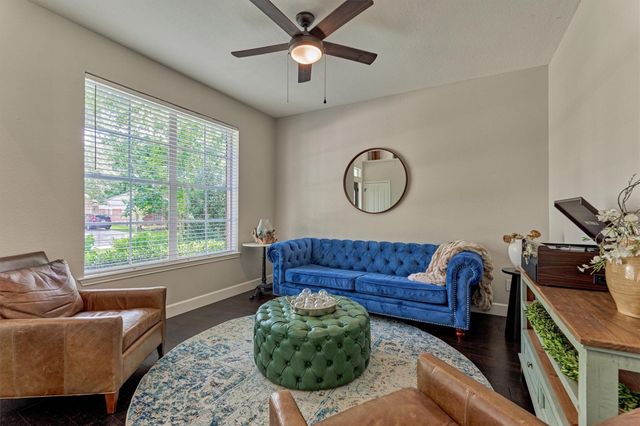 23 Wintergrass Place, The Woodlands, TX 77382