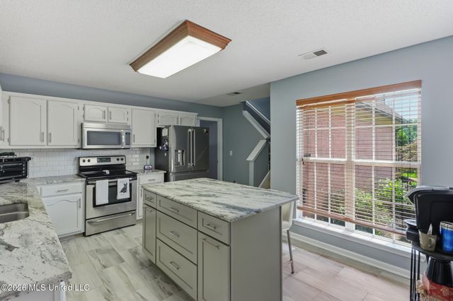 6289 E Sandbourne, Olive Branch, MS 38654