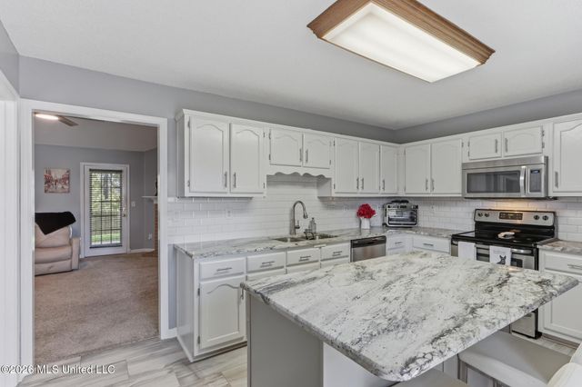 6289 E Sandbourne, Olive Branch, MS 38654
