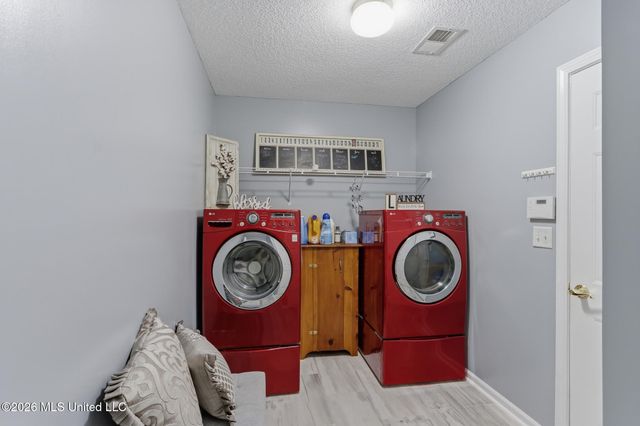 6289 E Sandbourne, Olive Branch, MS 38654