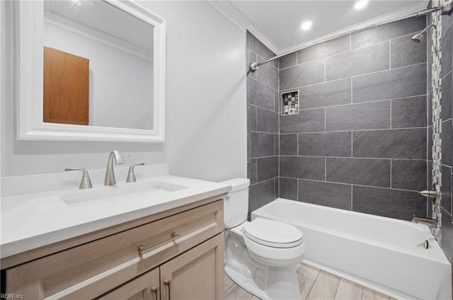 58 Peters LN, Newport News, VA 23606