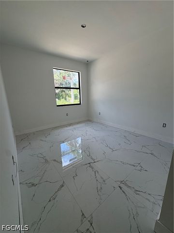 3927 Pearl ST, Fort Myers, FL 33916