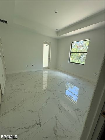 3927 Pearl ST, Fort Myers, FL 33916