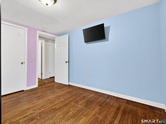 4 Amber Circle, Ledyard, CT 06335