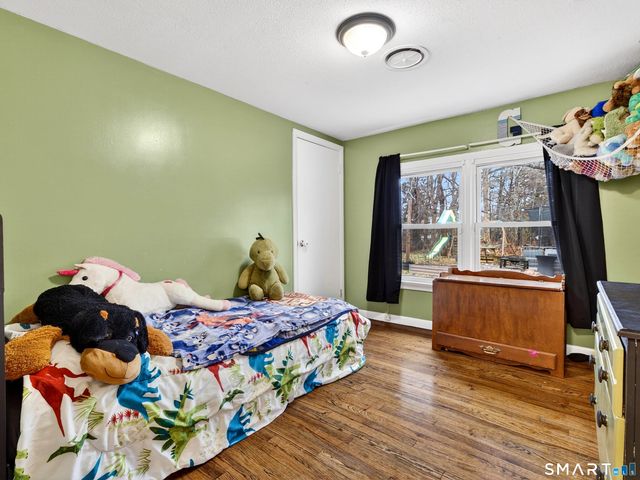 4 Amber Circle, Ledyard, CT 06335