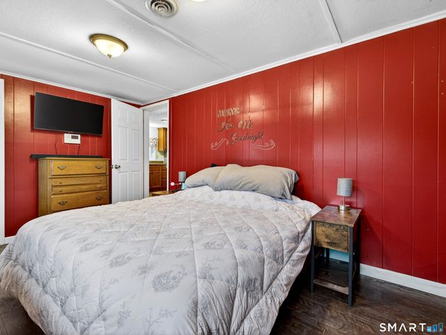 4 Amber Circle, Ledyard, CT 06335