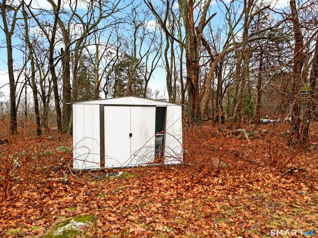 4 Amber Circle, Ledyard, CT 06335