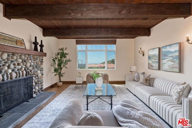 16485 El Hito Place, Pacific Palisades (los Angeles), CA 90272