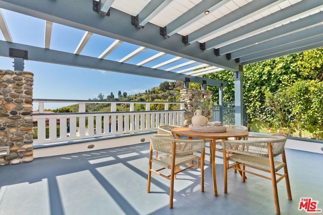 16485 El Hito Place, Pacific Palisades (los Angeles), CA 90272