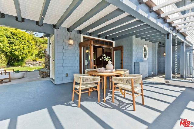 16485 El Hito Place, Pacific Palisades (los Angeles), CA 90272