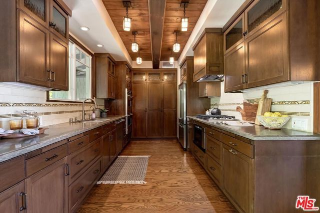 16485 El Hito Place, Pacific Palisades (los Angeles), CA 90272