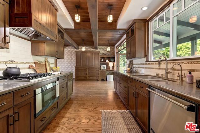 16485 El Hito Place, Pacific Palisades (los Angeles), CA 90272