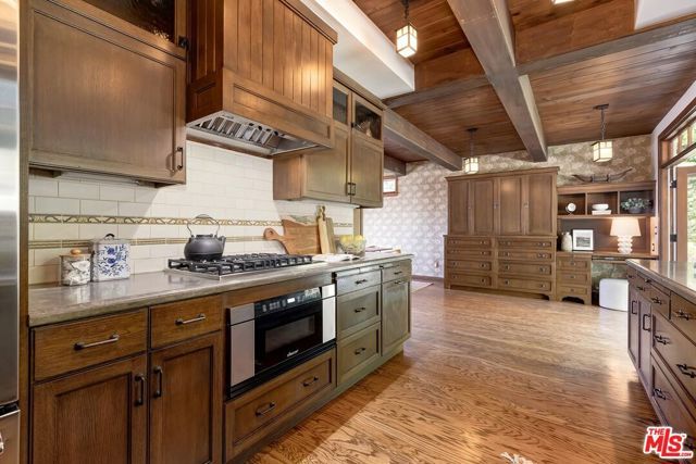 16485 El Hito Place, Pacific Palisades (los Angeles), CA 90272
