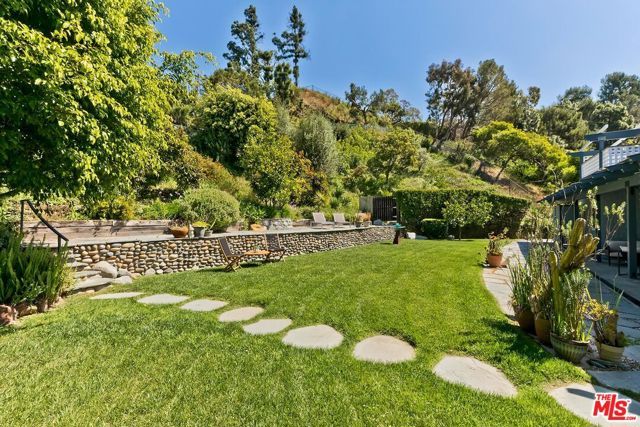 16485 El Hito Place, Pacific Palisades (los Angeles), CA 90272