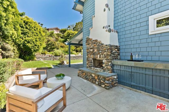 16485 El Hito Place, Pacific Palisades (los Angeles), CA 90272