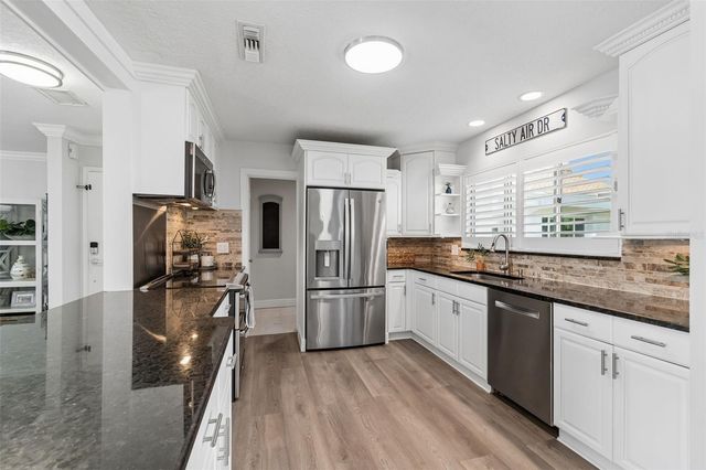 311 ISLAND WAY 203, Clearwater Beach, FL 33767