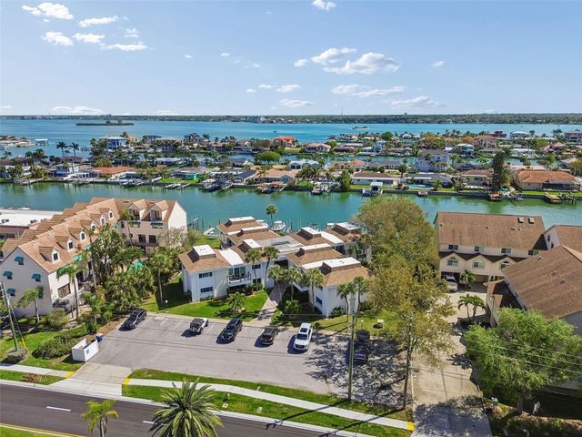 311 ISLAND WAY 203, Clearwater Beach, FL 33767