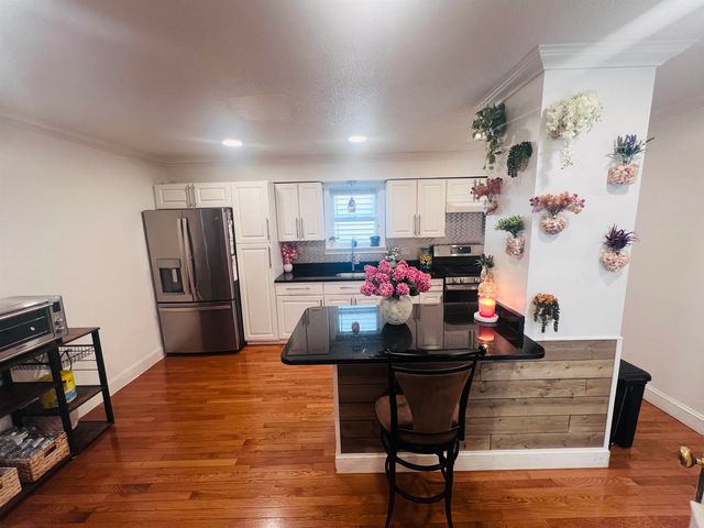 89 west Hollis Street, Nashua, NH 03060