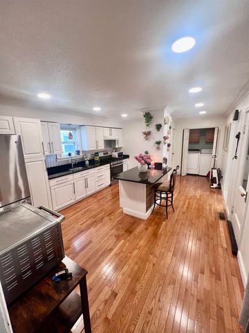 89 west Hollis Street, Nashua, NH 03060