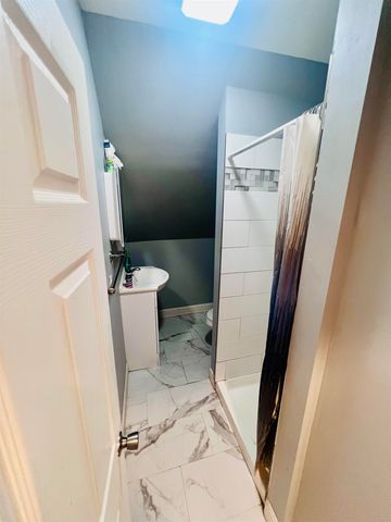 89 west Hollis Street, Nashua, NH 03060