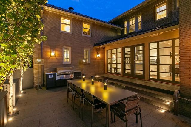 2119 E Lake Of The Isles Parkway, Minneapolis, MN 55405