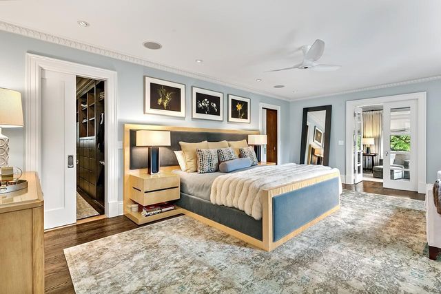 2119 E Lake Of The Isles Parkway, Minneapolis, MN 55405