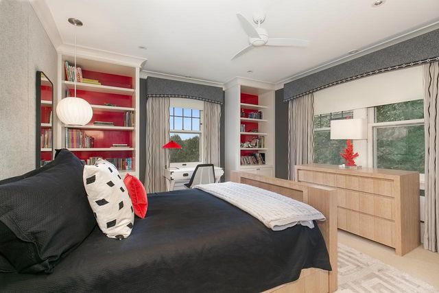 2119 E Lake Of The Isles Parkway, Minneapolis, MN 55405