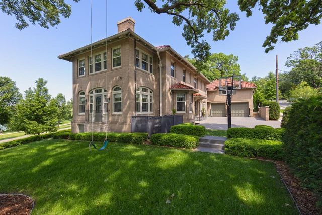 2119 E Lake Of The Isles Parkway, Minneapolis, MN 55405