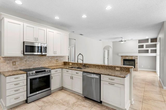 9337 WELLINGTON PARK CIRCLE, Tampa, FL 33647