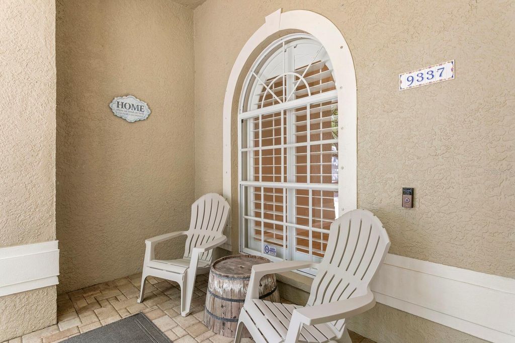 Image 12 of property listing at 9337 WELLINGTON PARK CIRCLE, Tampa, FL 33647