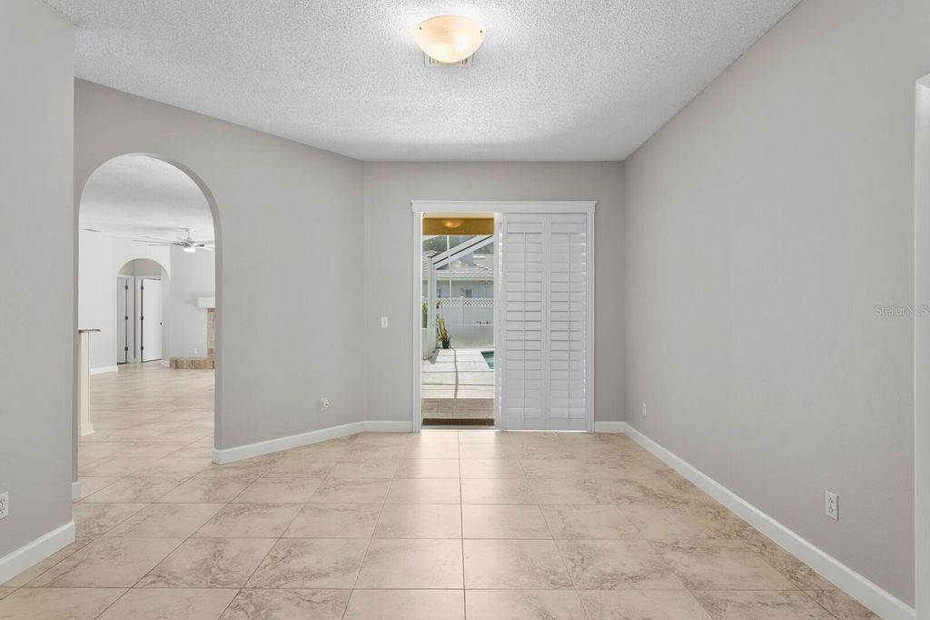 Image 17 of property listing at 9337 WELLINGTON PARK CIRCLE, Tampa, FL 33647