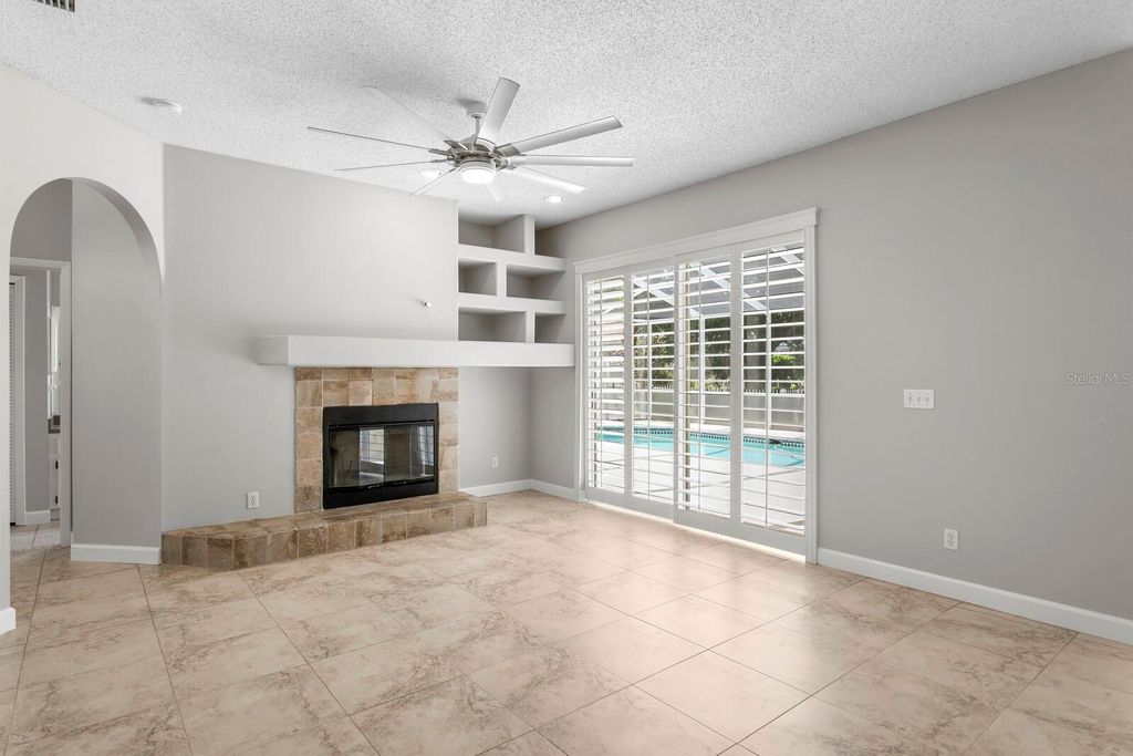 Image 19 of property listing at 9337 WELLINGTON PARK CIRCLE, Tampa, FL 33647