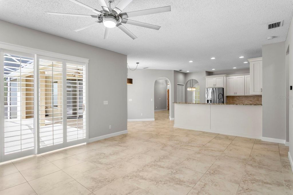 Image 24 of property listing at 9337 WELLINGTON PARK CIRCLE, Tampa, FL 33647