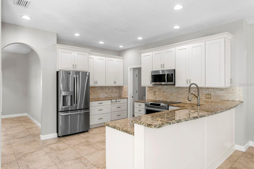 Image 25 of property listing at 9337 WELLINGTON PARK CIRCLE, Tampa, FL 33647