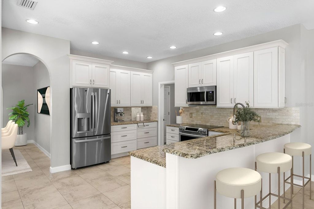 Image 4 of property listing at 9337 WELLINGTON PARK CIRCLE, Tampa, FL 33647