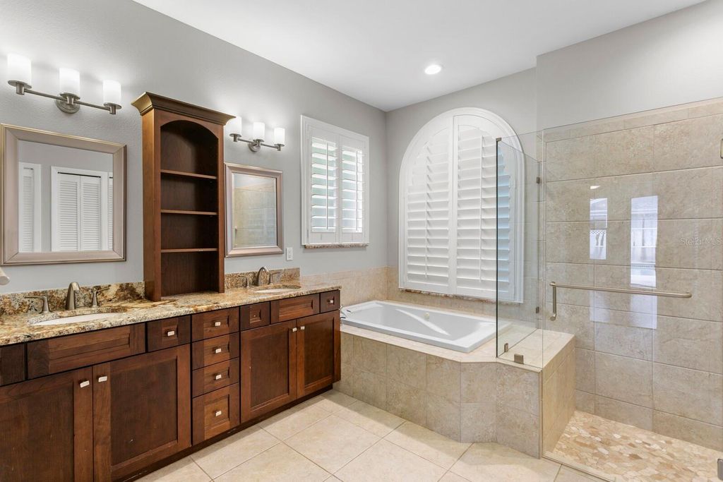 Image 33 of property listing at 9337 WELLINGTON PARK CIRCLE, Tampa, FL 33647