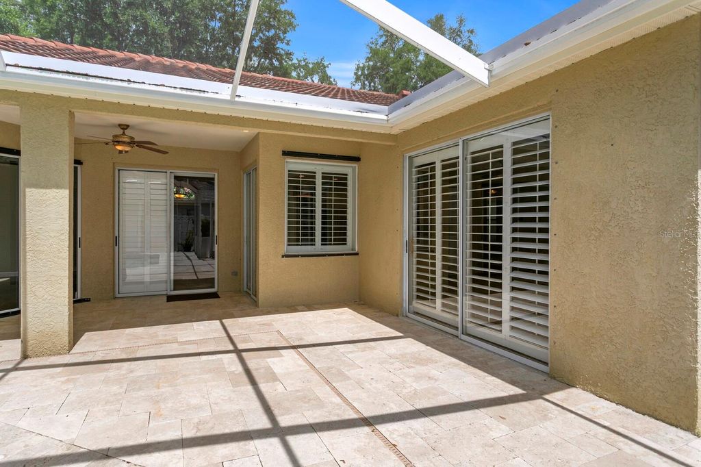 Image 52 of property listing at 9337 WELLINGTON PARK CIRCLE, Tampa, FL 33647