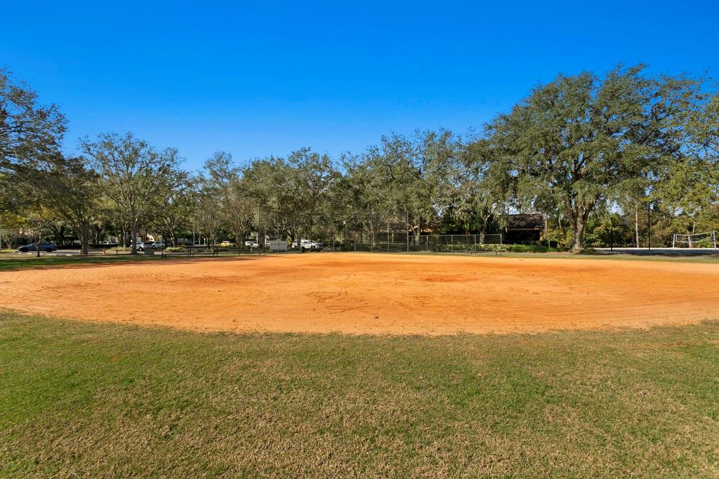 Image 68 of property listing at 9337 WELLINGTON PARK CIRCLE, Tampa, FL 33647