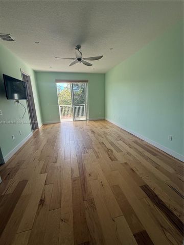 4857 NW 16th Ter, Boca Raton, FL 33431