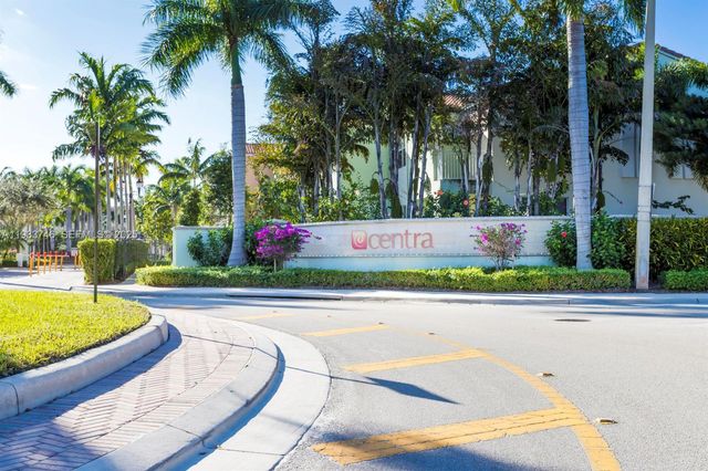 4857 NW 16th Ter, Boca Raton, FL 33431