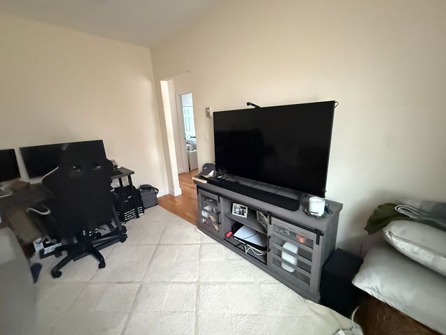 220 Middlesex Avenue 3, Medford, MA 02155