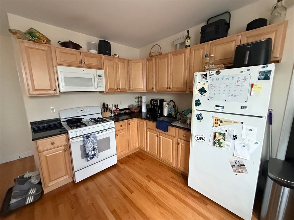 220 Middlesex Avenue 3, Medford, MA 02155