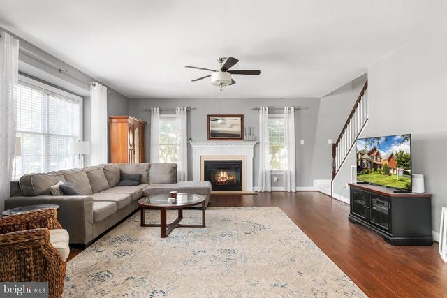5813 WATERLOO BRIDGE CIR, Haymarket, VA 20169