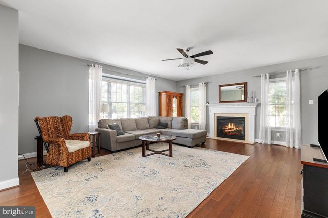 5813 WATERLOO BRIDGE CIR, Haymarket, VA 20169
