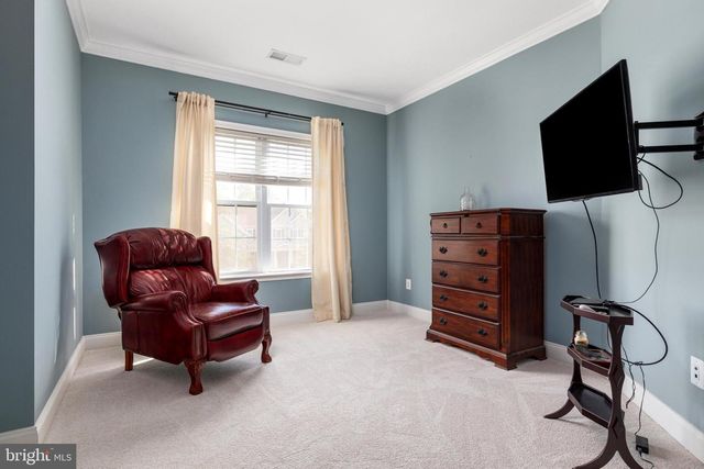 5813 WATERLOO BRIDGE CIR, Haymarket, VA 20169