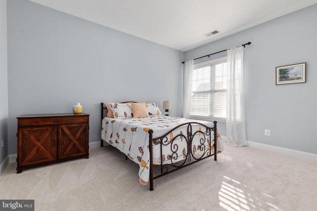 5813 WATERLOO BRIDGE CIR, Haymarket, VA 20169