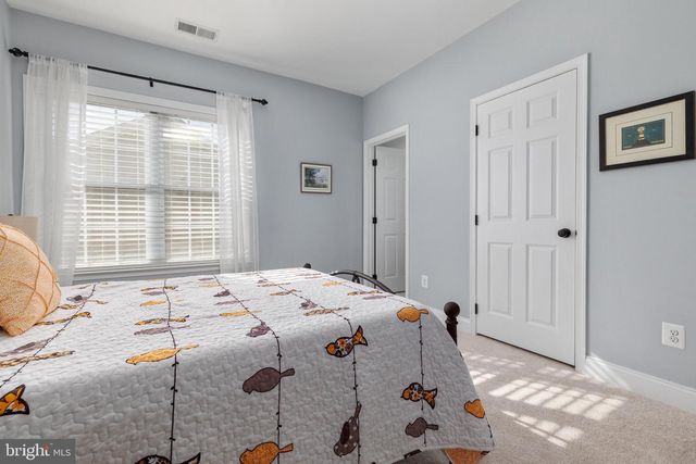 5813 WATERLOO BRIDGE CIR, Haymarket, VA 20169