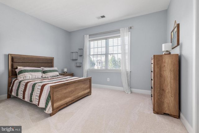 5813 WATERLOO BRIDGE CIR, Haymarket, VA 20169